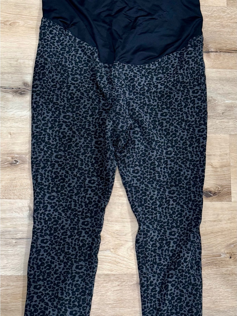 LOFT Black & Charcoal Cheetah Pattern Maternity Stretch Legging Pants